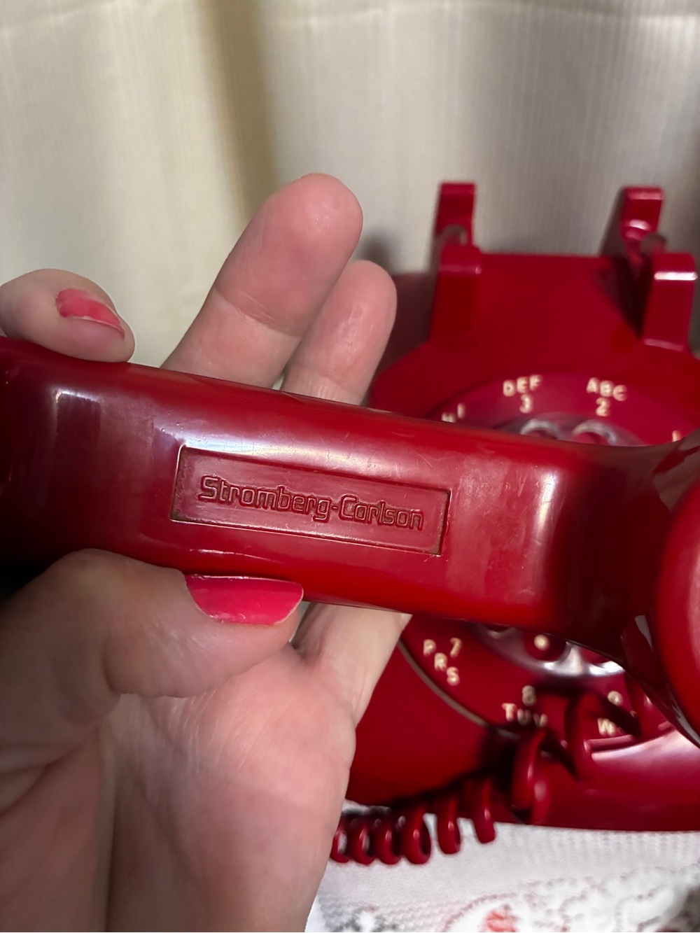 Vintage Red Rotary Dial Landline Telephone Classic Retro Style Bat Phone - Picture 9 of 13
